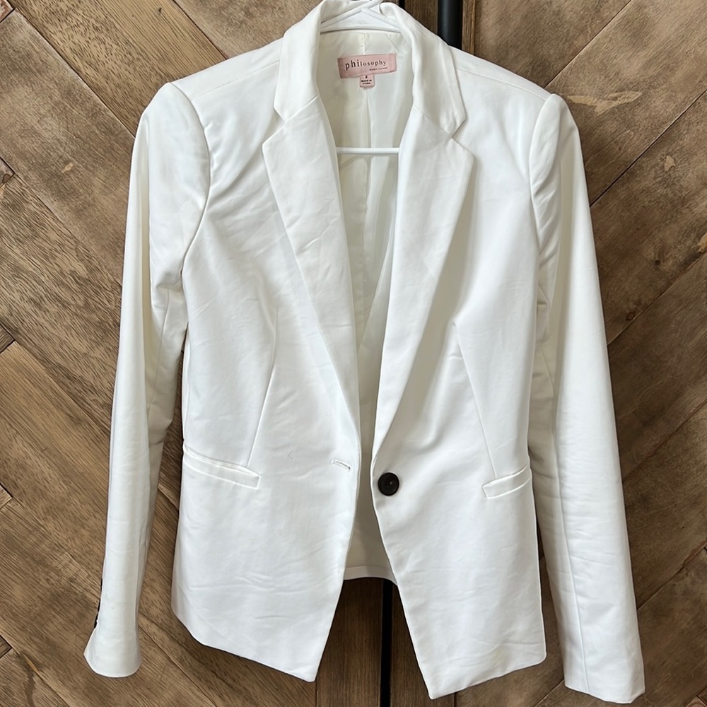 White blazer 🤍🕊 professional, dress up or down
